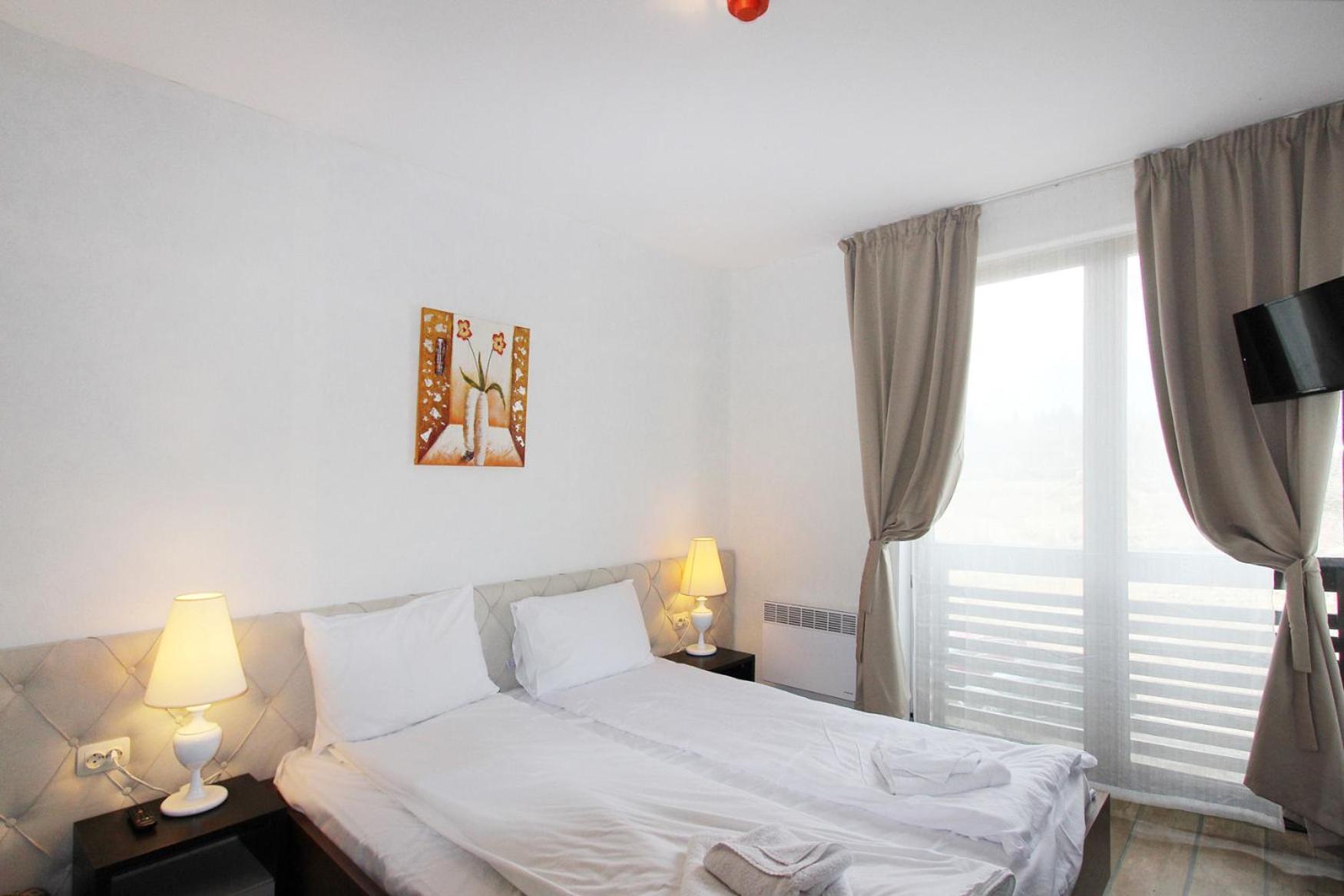 Alpine Lodge Bansko Apartments Esterno foto